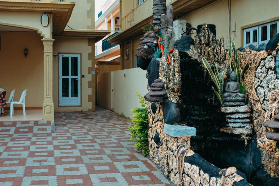 Rs Villas - Three Bedrooms Share Apartment With Private Room And Free Wifi And 100Mts To The Beach And Ac And 100Mts To Bus Stop And Pool Flic-en-Flacq Εξωτερικό φωτογραφία