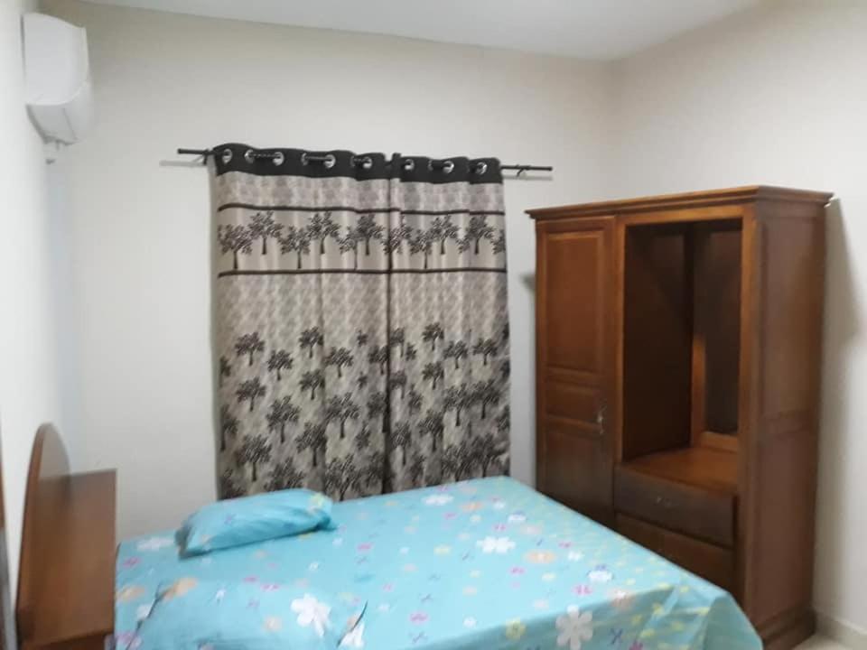 Rs Villas - Three Bedrooms Share Apartment With Private Room And Free Wifi And 100Mts To The Beach And Ac And 100Mts To Bus Stop And Pool Flic-en-Flacq Εξωτερικό φωτογραφία
