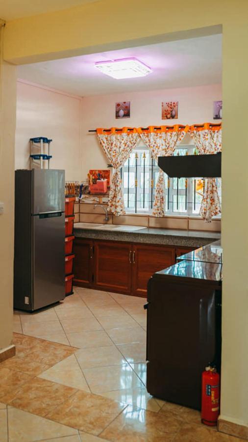 Rs Villas - Three Bedrooms Share Apartment With Private Room And Free Wifi And 100Mts To The Beach And Ac And 100Mts To Bus Stop And Pool Flic-en-Flacq Εξωτερικό φωτογραφία