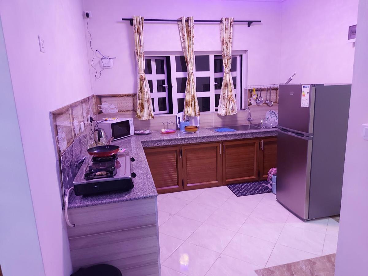 Rs Villas - Three Bedrooms Share Apartment With Private Room And Free Wifi And 100Mts To The Beach And Ac And 100Mts To Bus Stop And Pool Flic-en-Flacq Εξωτερικό φωτογραφία